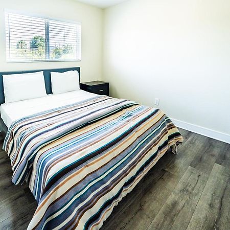 Large Condo Sleeps 10 Near Downtown 로스앤젤레스 외부 사진