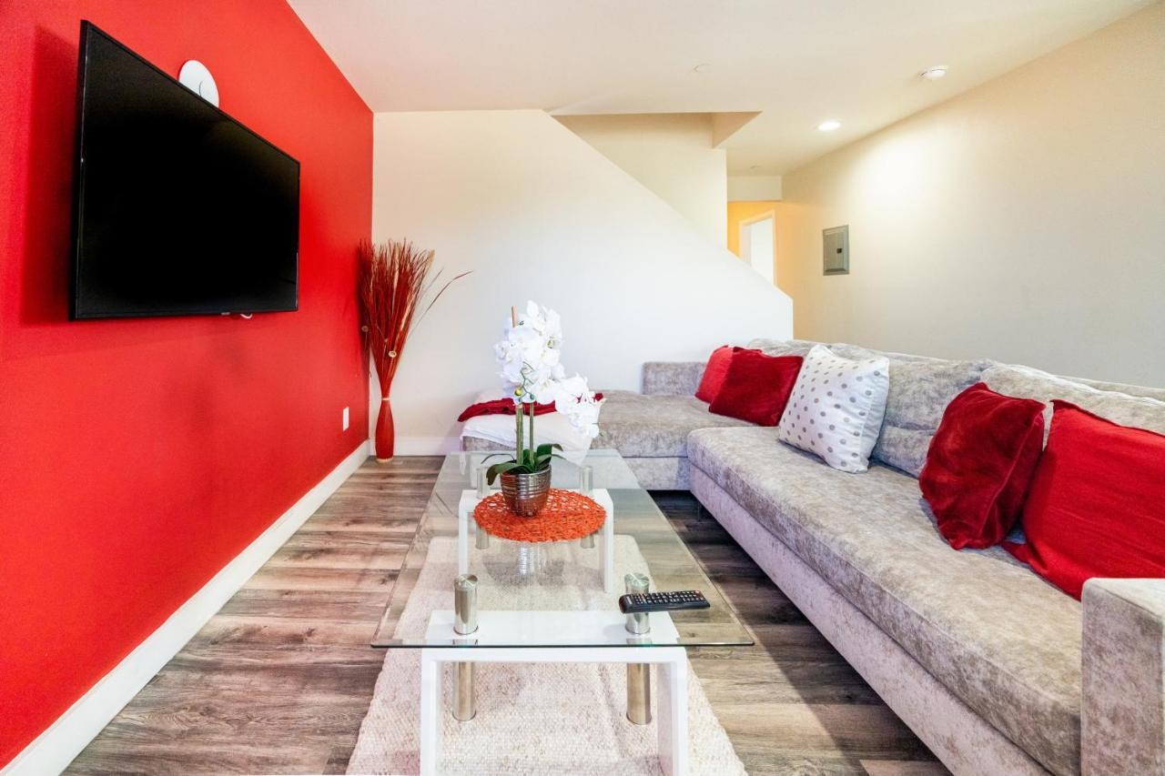 Large Condo Sleeps 10 Near Downtown 로스앤젤레스 외부 사진