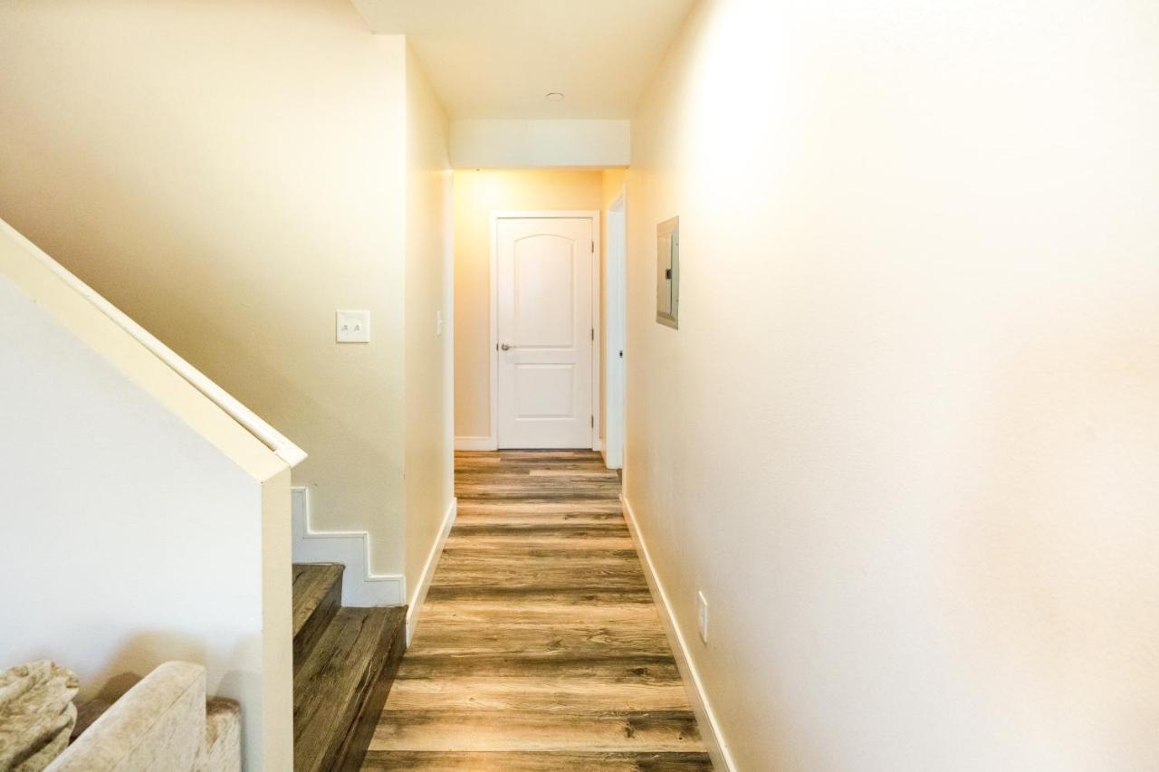 Large Condo Sleeps 10 Near Downtown 로스앤젤레스 외부 사진