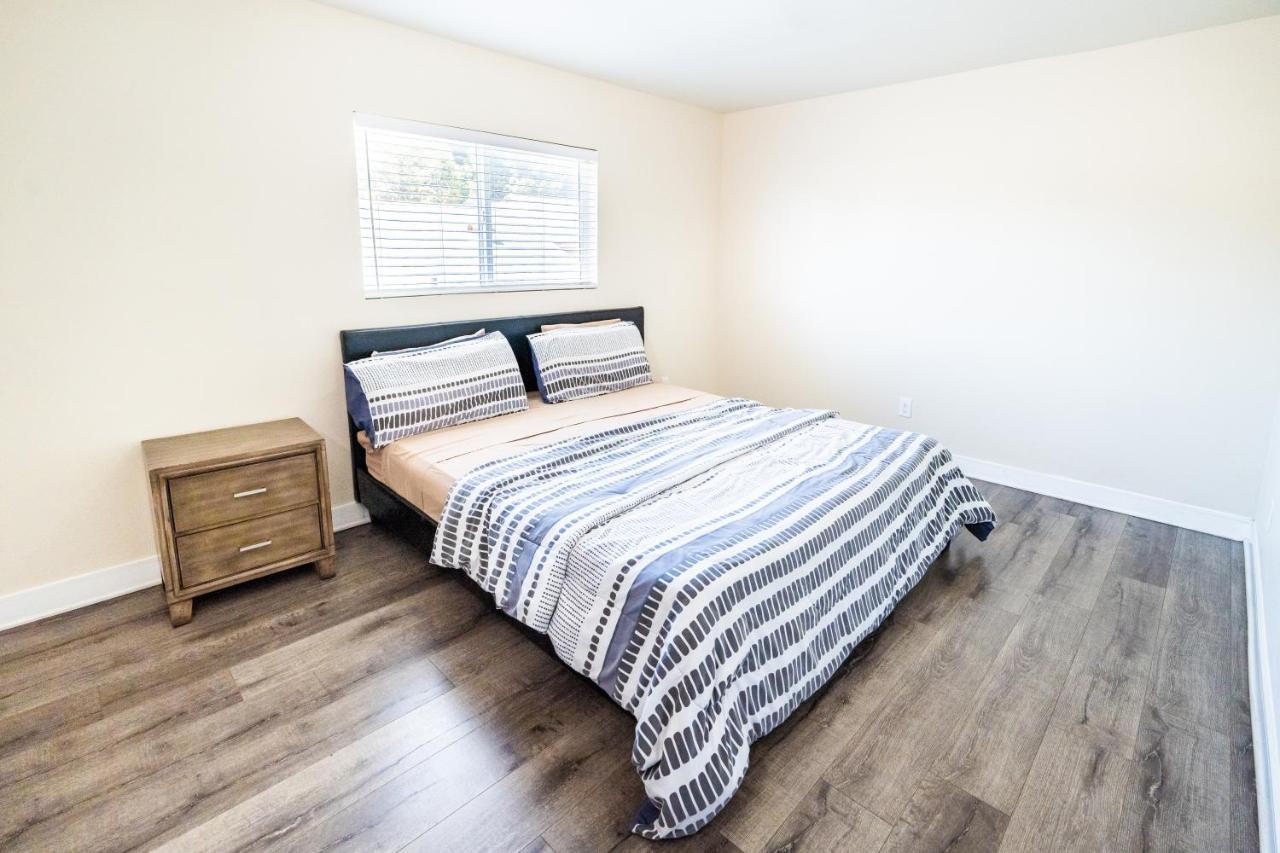 Large Condo Sleeps 10 Near Downtown 로스앤젤레스 외부 사진