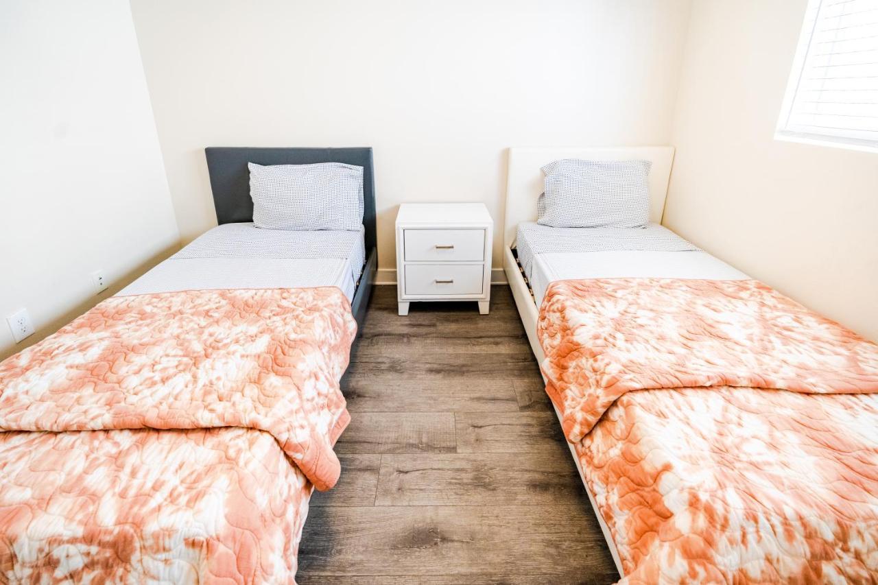 Large Condo Sleeps 10 Near Downtown 로스앤젤레스 외부 사진